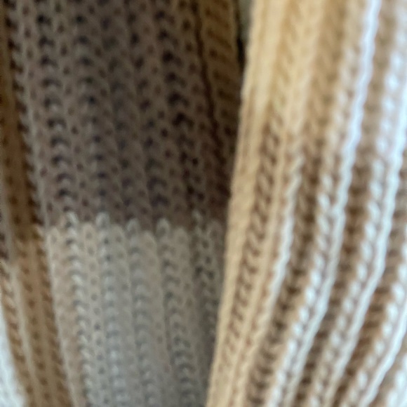Chunky Knit Beige Gray Infinity Black Scarf - Picture 3 of 7